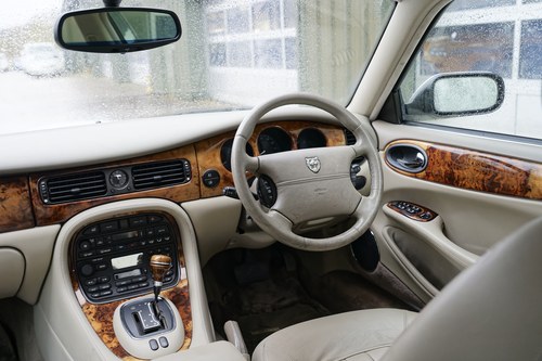 1998 Jaguar XJ8 Sovereign LWB X308 For Sale (picture 58 of 198)