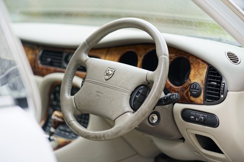 1998 Jaguar XJ8 Sovereign LWB X308 For Sale (picture 87 of 198)