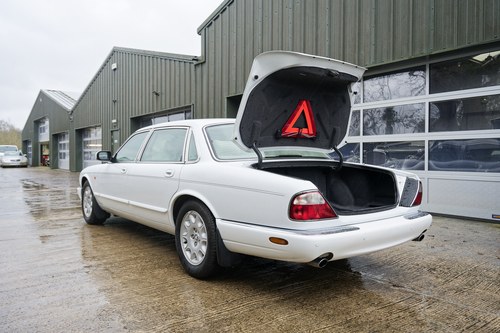 1998 Jaguar XJ8 Sovereign LWB X308 For Sale (picture 94 of 198)