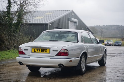 1998 Jaguar XJ8 Sovereign LWB X308 For Sale (picture 7 of 198)