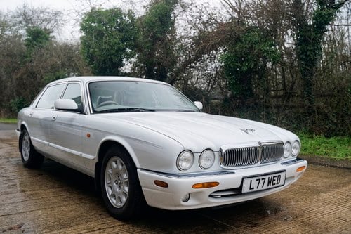 1998 Jaguar XJ8 Sovereign LWB X308 For Sale (picture 8 of 198)