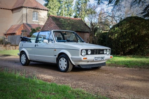 1986 Volkswagen Golf Mk1 GTI Christmas Cabriolet à venda (imagem 1 de 188)