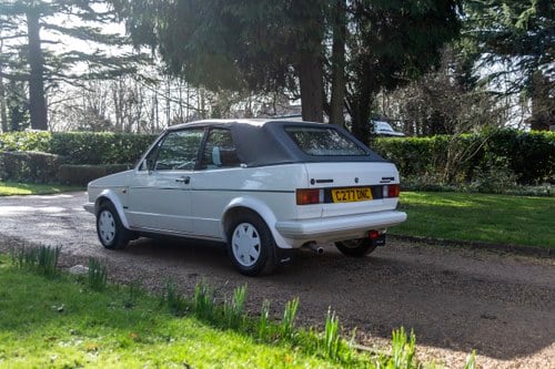 1986 Volkswagen Golf Mk1 GTI Christmas Cabriolet à venda (imagem 17 de 188)