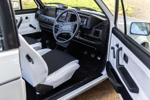 1986 Volkswagen Golf Mk1 GTI Christmas Cabriolet à venda (imagem 36 de 188)