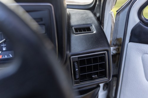 1986 Volkswagen Golf Mk1 GTI Christmas Cabriolet à venda (imagem 45 de 188)