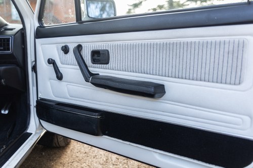 1986 Volkswagen Golf Mk1 GTI Christmas Cabriolet à venda (imagem 47 de 188)