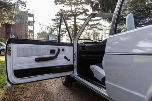 1986 Volkswagen Golf Mk1 GTI Christmas Cabriolet à venda (imagem 63 de 188)