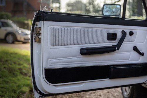 1986 Volkswagen Golf Mk1 GTI Christmas Cabriolet à venda (imagem 64 de 188)