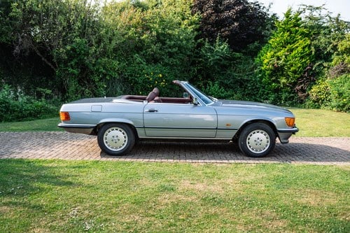 1989 Mercedes-Benz R107 300SL For Sale (picture 16 of 131)