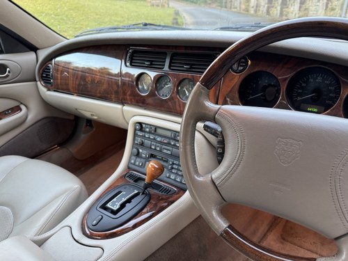 1999 Jaguar XK8 Coupe For Sale (picture 19 of 72)