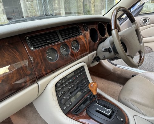 1999 Jaguar XK8 Coupe For Sale (picture 28 of 72)