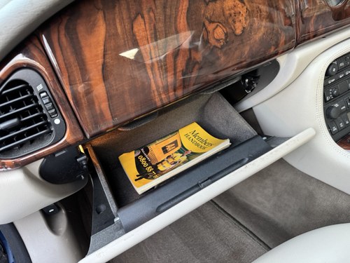 1999 Jaguar XK8 Coupe For Sale (picture 35 of 72)