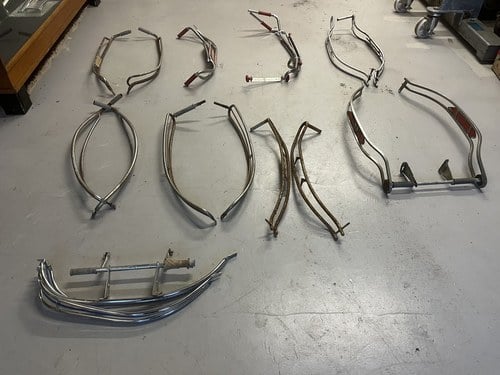 Huge lot of 9 sets of various original Florida bars for Vesp Zu verkaufen durch Auktion