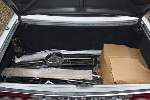 1976 Mercedes-Benz 350SL (R107) In vendita (immagine 63 di 124)