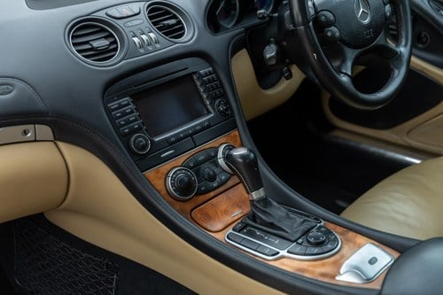 2007 Mercedes-Benz R230 SL500 Designo Facelift Model For Sale (picture 75 of 188)