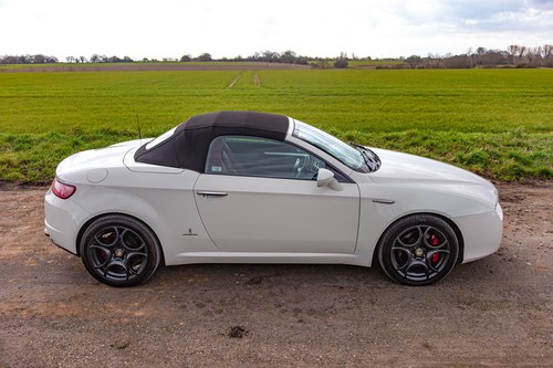 2009 Alfa Romeo Spider 3.2 V6 zum Verkauf (Bild 14 von 185)