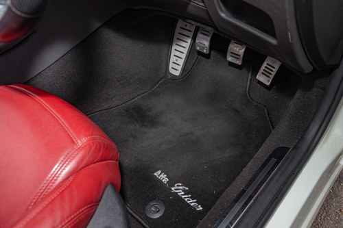 2009 Alfa Romeo Spider 3.2 V6 zum Verkauf (Bild 58 von 185)