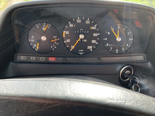 1981 Mercedes-Benz W123 230E Manual à vendre (picture 13 of 37)