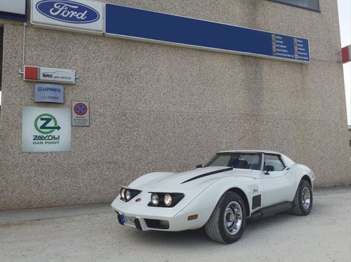 Collection of Three Ford Dealership Signs In vendita (immagine 7 di 95)