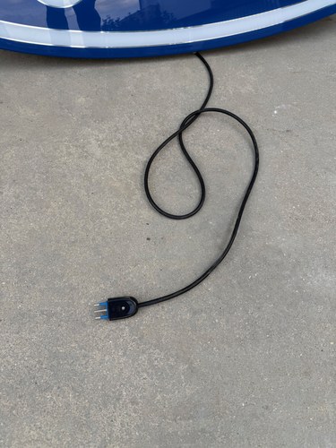 Collection of Three Ford Dealership Signs In vendita (immagine 18 di 95)