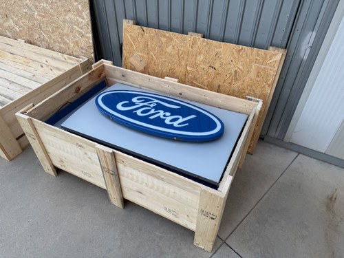 Collection of Three Ford Dealership Signs In vendita (immagine 88 di 95)