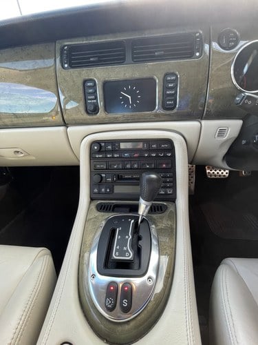 2005 Jaguar XKR Te koop (foto 44 van 122)