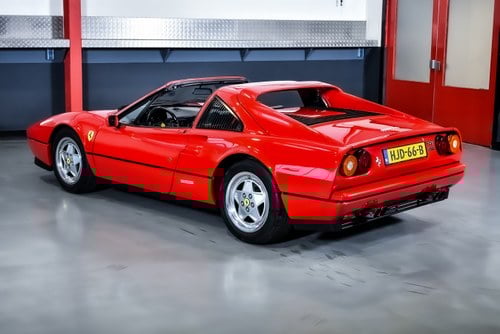 1988 Ferrari 328 GTS "Quattrovalvole" Targa 3,2L V8 In vendita (immagine 22 di 164)