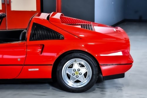 1988 Ferrari 328 GTS "Quattrovalvole" Targa 3,2L V8 In vendita (immagine 91 di 164)