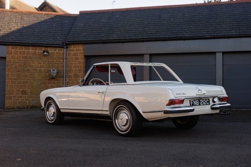 1965 Mercedes-Benz 230SL (W113) En venta (imagen 18 de 240)