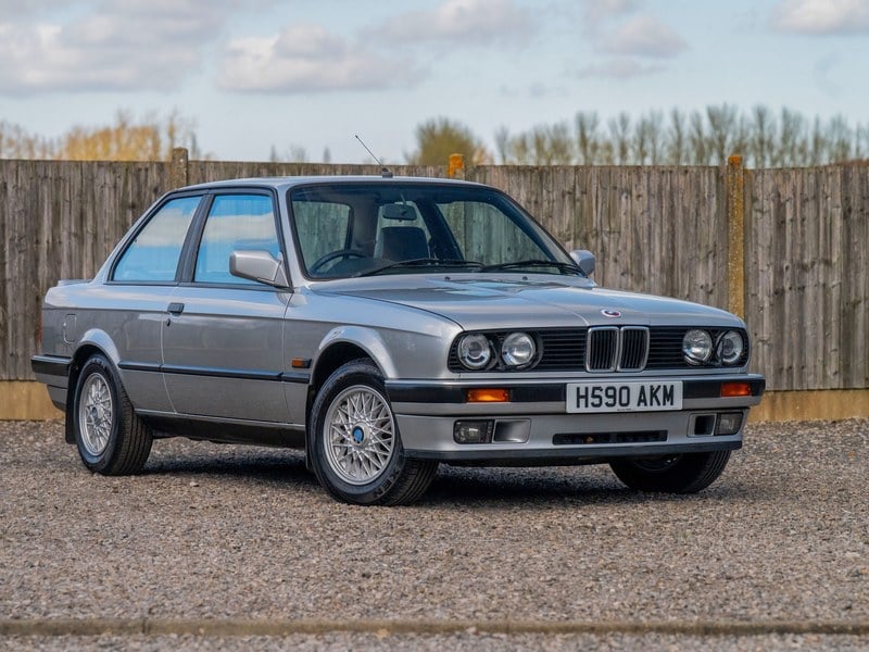 BMW 3 Series 325 E30 kaufen bei Car & Classic