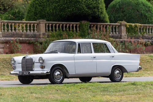 1967 Mercedes-Benz W110 Series 2 200 ‘Fintail’ till salu (bild 2 av 138)