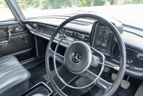 1967 Mercedes-Benz W110 Series 2 200 ‘Fintail’ till salu (bild 27 av 138)