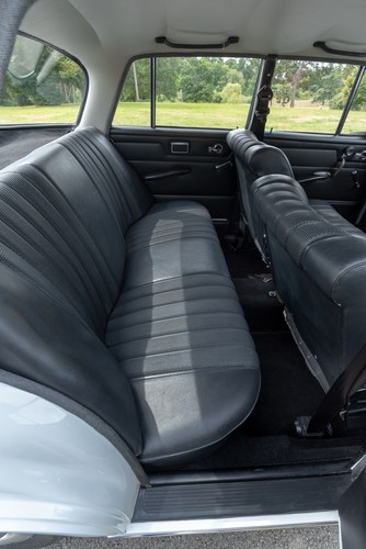 1967 Mercedes-Benz W110 Series 2 200 ‘Fintail’ till salu (bild 28 av 138)