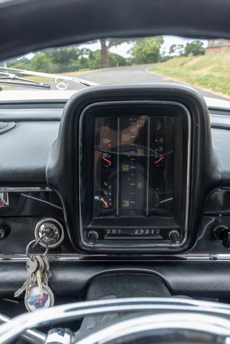 1967 Mercedes-Benz W110 Series 2 200 ‘Fintail’ till salu (bild 52 av 138)