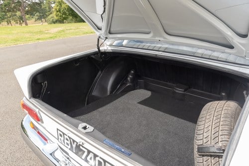 1967 Mercedes-Benz W110 Series 2 200 ‘Fintail’ till salu (bild 73 av 138)