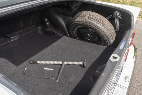 1967 Mercedes-Benz W110 Series 2 200 ‘Fintail’ till salu (bild 75 av 138)