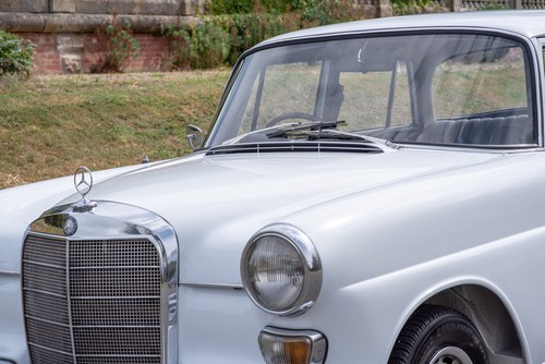 1967 Mercedes-Benz W110 Series 2 200 ‘Fintail’ till salu (bild 95 av 138)