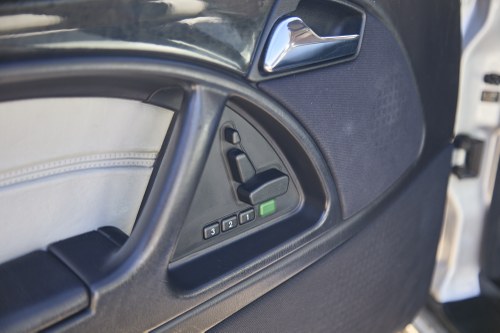 2001 Mercedes-Benz R129 SL500 Silver Arrows 1 of 100 For Sale (picture 72 of 256)