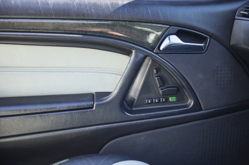 2001 Mercedes-Benz R129 SL500 Silver Arrows 1 of 100 For Sale (picture 80 of 256)