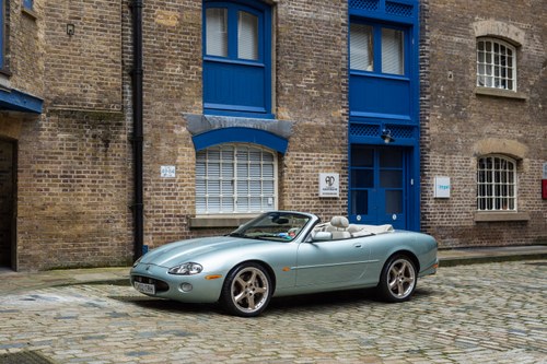 2002 Jaguar XKR Convertible (X100) In vendita (immagine 14 di 213)