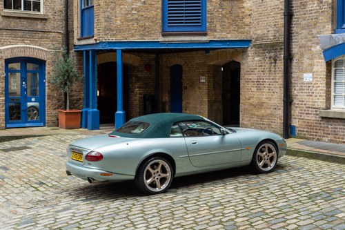 2002 Jaguar XKR Convertible (X100) In vendita (immagine 23 di 213)