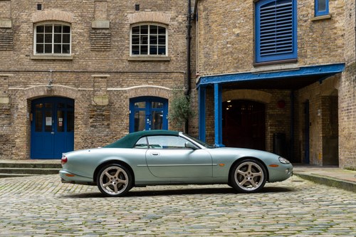 2002 Jaguar XKR Convertible (X100) In vendita (immagine 24 di 213)