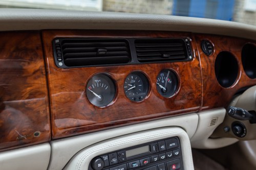 2002 Jaguar XKR Convertible (X100) In vendita (immagine 50 di 213)