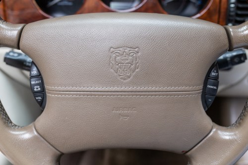 2002 Jaguar XKR Convertible (X100) In vendita (immagine 68 di 213)