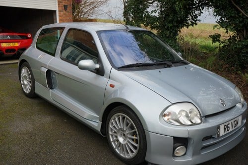 2002 Renault Clio Sport V6 Phase 1 For Sale (picture 2 of 22)