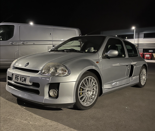 2002 Renault Clio Sport V6 Phase 1 For Sale (picture 1 of 22)