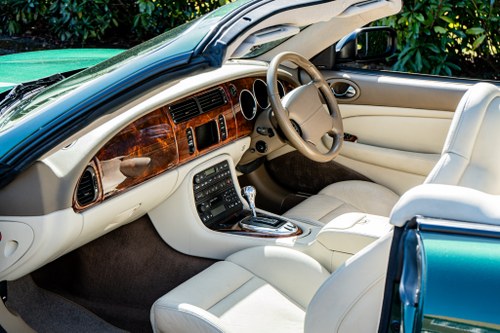 2004 Jaguar X100 4.2 XKR Convertible For Sale (picture 18 of 102)