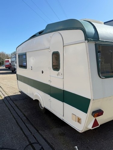 1960 CLASSIC CARAVAN CLASSIC CARAVAN