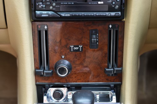 1989 Mercedes-Benz 300 SL R107 For Sale (picture 58 of 209)