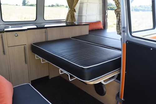 1964 Volkswagen Type 2 Splitscreen Campervan In vendita (immagine 107 di 198)